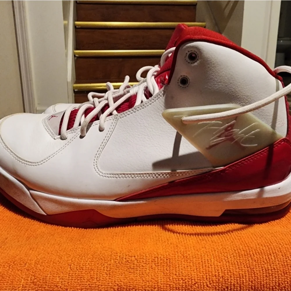 Air Jordan Flight White/Red Basketball Shoes Size 9.5 high-top sneakers in white